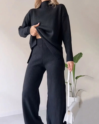 Elegant Avslappning: Chic Slits Casual Tvådelad Set - Venneris