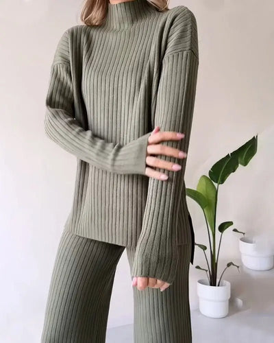 Elegant Avslappning: Chic Slits Casual Tvådelad Set - Venneris